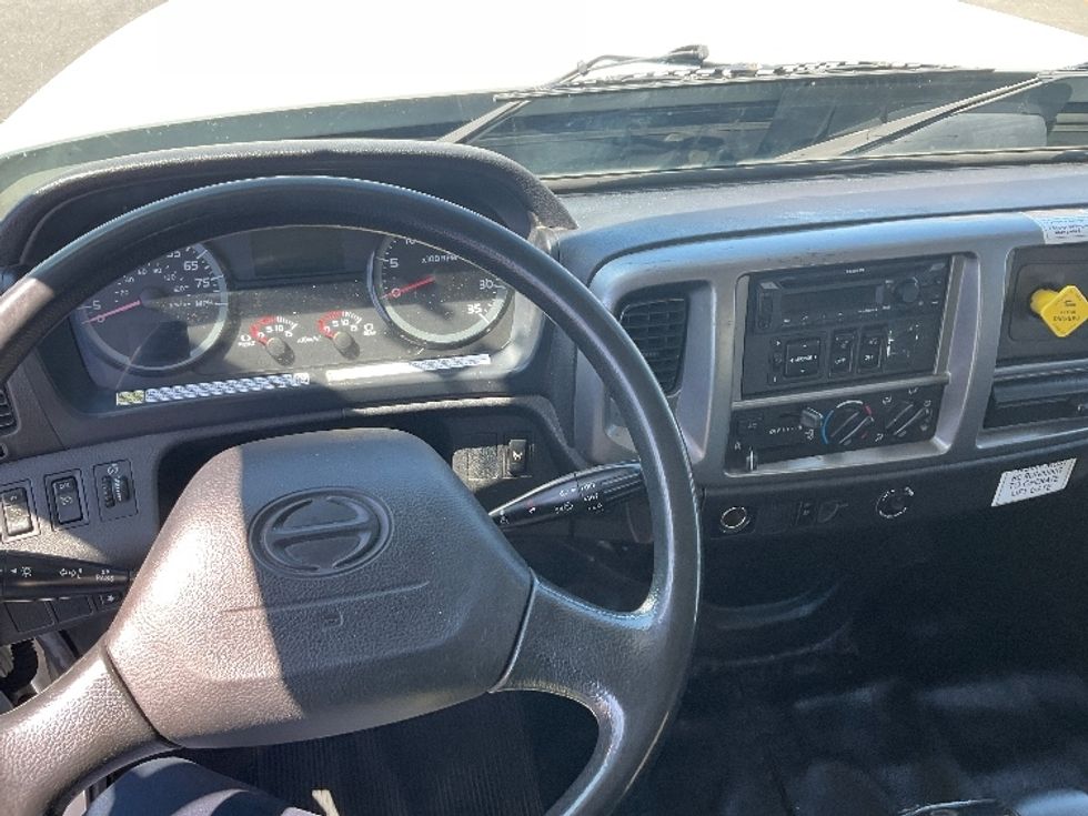 Medium Duty Box Truck-Light and Medium Duty Trucks-Hino-2019-268-West Sacramento-CA-154,765\n\t\tmiles-$ 54,500 - Image 18