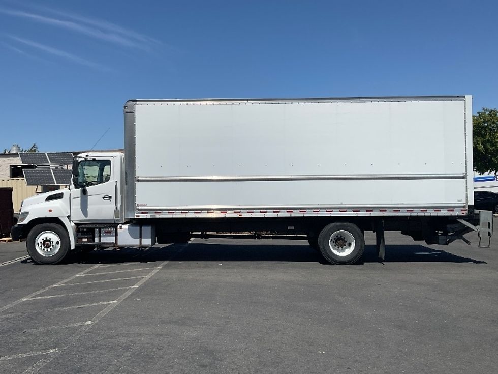 Medium Duty Box Truck-Light and Medium Duty Trucks-Hino-2019-268-West Sacramento-CA-154,765\n\t\tmiles-$ 54,500 - Image 4