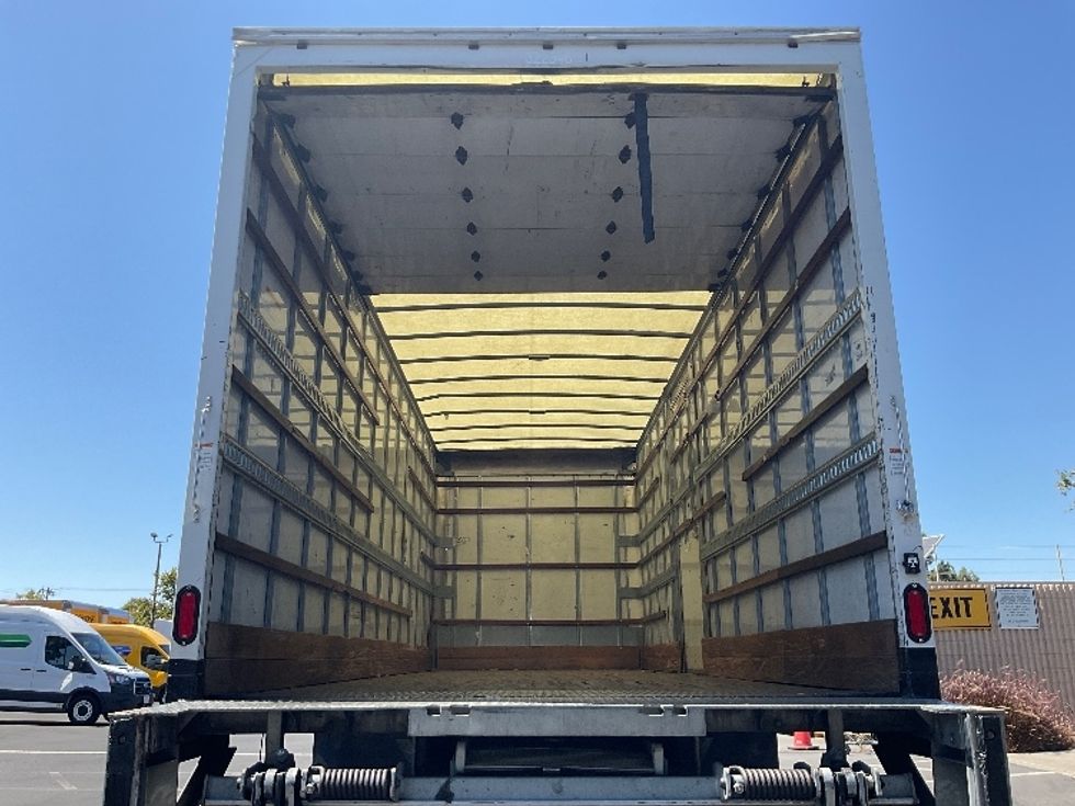 Medium Duty Box Truck-Light and Medium Duty Trucks-Hino-2019-268-West Sacramento-CA-154,765\n\t\tmiles-$ 54,500 - Image 8