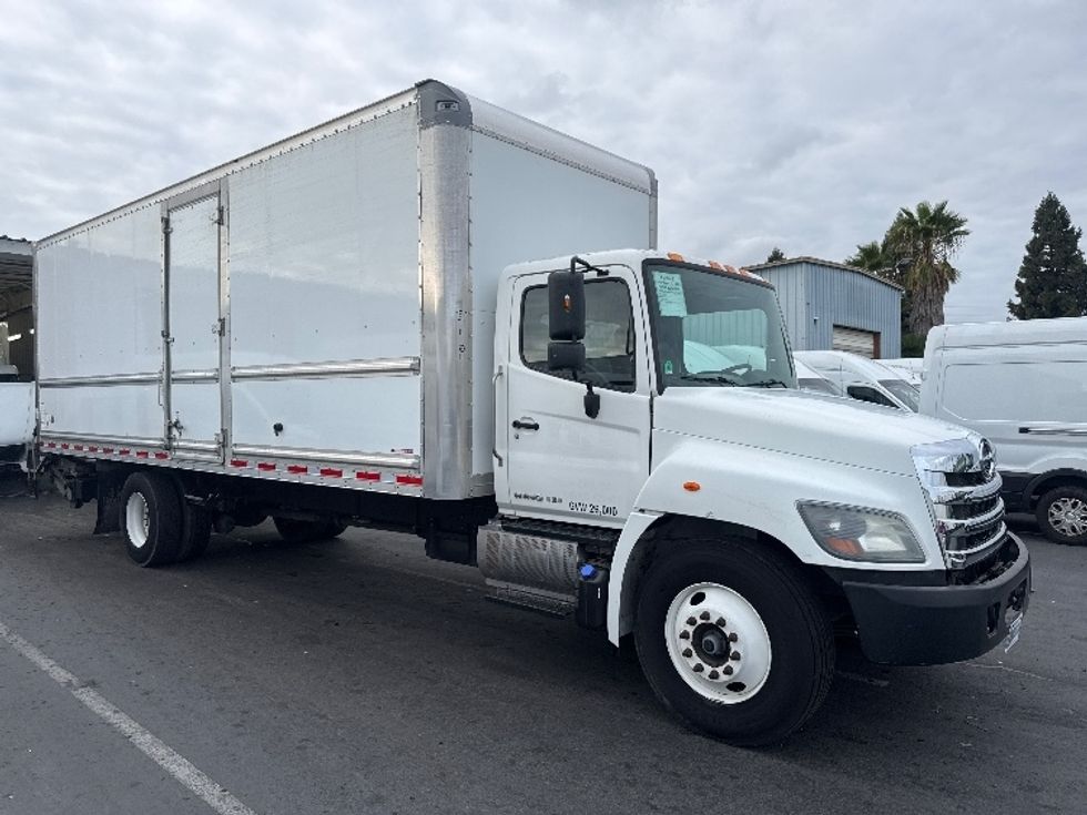 Medium Duty Box Truck-Light and Medium Duty Trucks-Hino-2019-268-West Sacramento-CA-161,037\n\t\tmiles-$ 53,500 - Image 1