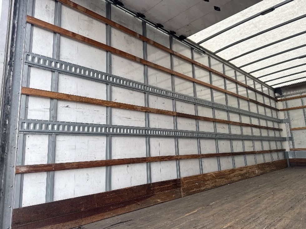 Medium Duty Box Truck-Light and Medium Duty Trucks-Hino-2019-268-West Sacramento-CA-161,037\n\t\tmiles-$ 53,500 - Image 11