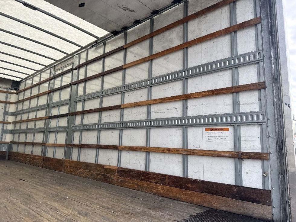 Medium Duty Box Truck-Light and Medium Duty Trucks-Hino-2019-268-West Sacramento-CA-161,037\n\t\tmiles-$ 53,500 - Image 12