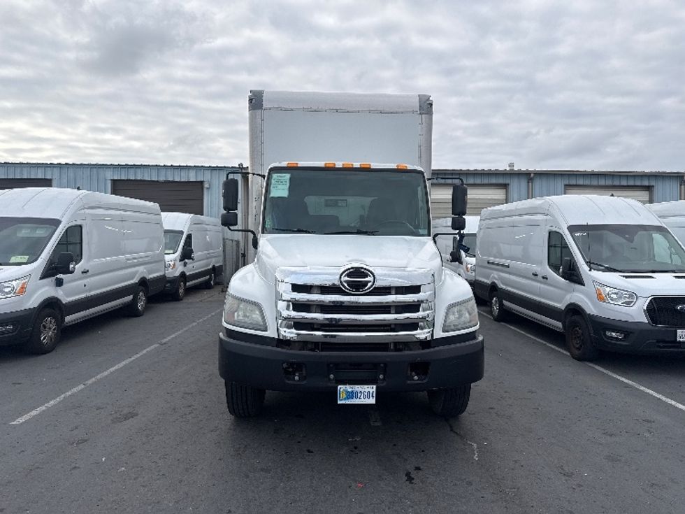 Medium Duty Box Truck-Light and Medium Duty Trucks-Hino-2019-268-West Sacramento-CA-161,037\n\t\tmiles-$ 53,500 - Image 2