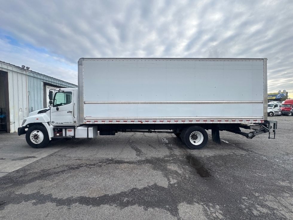 Medium Duty Box Truck-Light and Medium Duty Trucks-Hino-2019-268-West Sacramento-CA-161,037\n\t\tmiles-$ 53,500 - Image 4