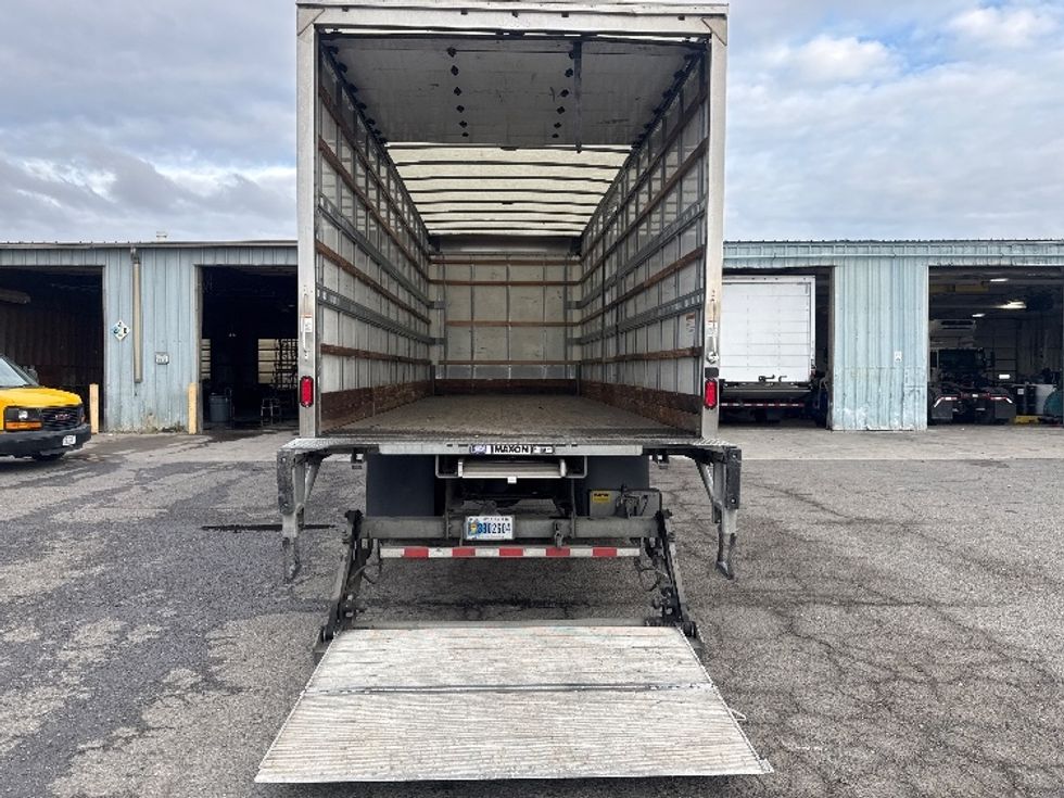 Medium Duty Box Truck-Light and Medium Duty Trucks-Hino-2019-268-West Sacramento-CA-161,037\n\t\tmiles-$ 53,500 - Image 9