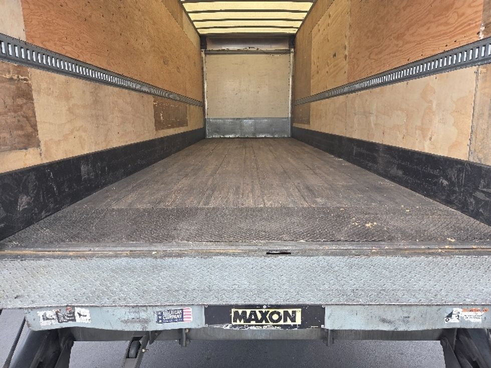 Medium Duty Box Truck-Light and Medium Duty Trucks-Hino-2019-268-West Sacramento-CA-186,321\n\t\tmiles-$ 49,500 - Image 10