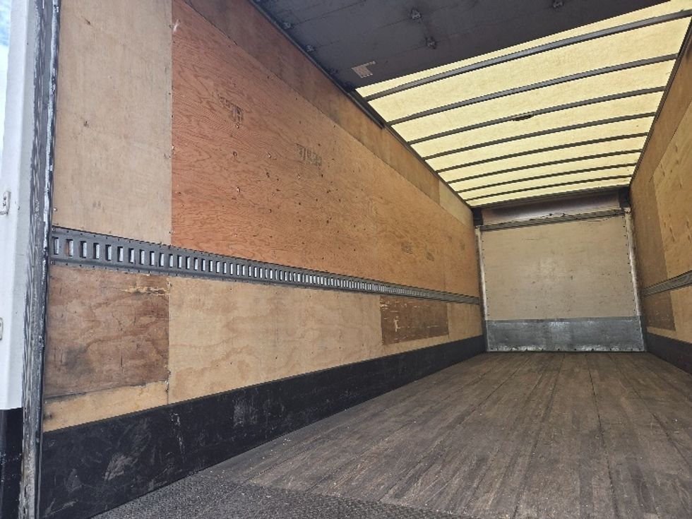 Medium Duty Box Truck-Light and Medium Duty Trucks-Hino-2019-268-West Sacramento-CA-186,321\n\t\tmiles-$ 49,500 - Image 11