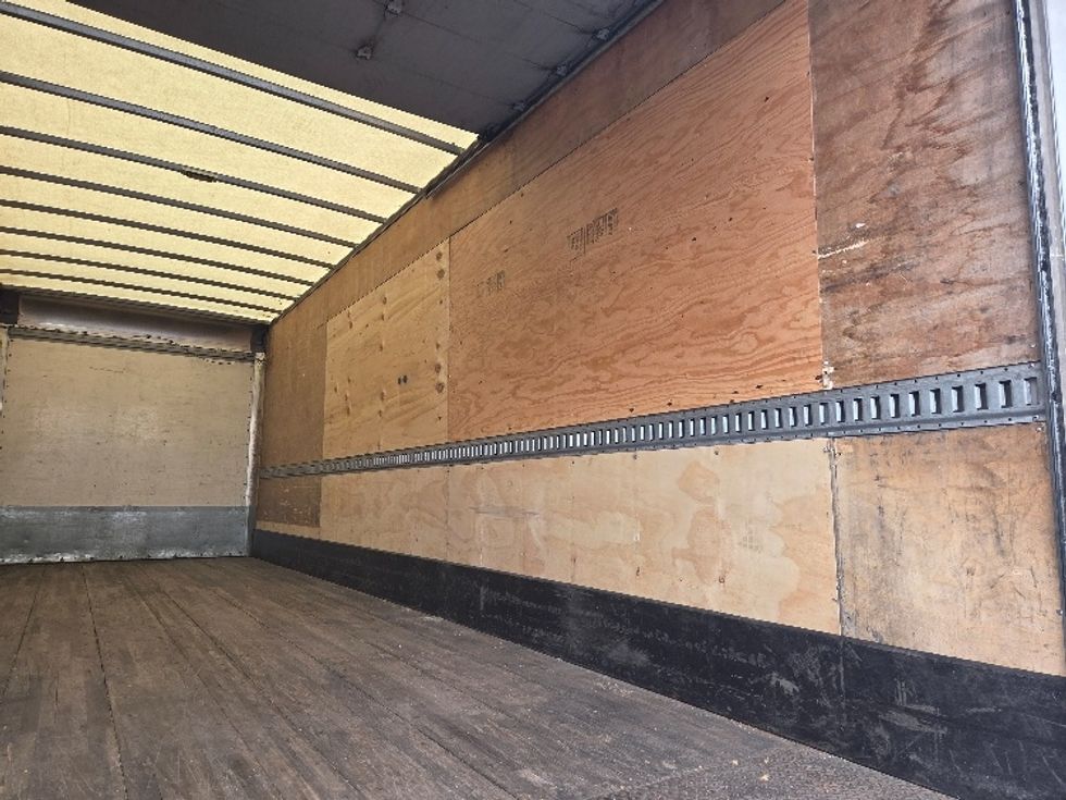 Medium Duty Box Truck-Light and Medium Duty Trucks-Hino-2019-268-West Sacramento-CA-186,321\n\t\tmiles-$ 49,500 - Image 12