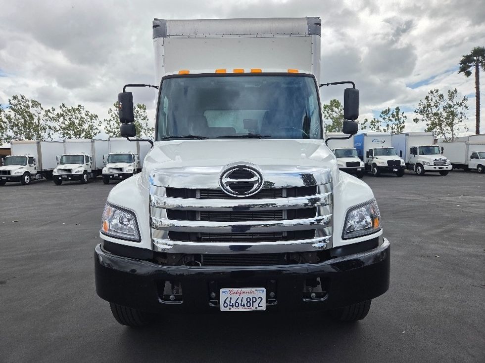 Medium Duty Box Truck-Light and Medium Duty Trucks-Hino-2019-268-West Sacramento-CA-186,321\n\t\tmiles-$ 49,500 - Image 2