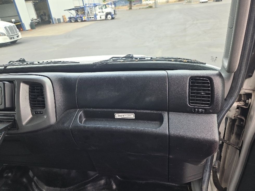 Medium Duty Box Truck-Light and Medium Duty Trucks-Hino-2019-268-West Sacramento-CA-186,321\n\t\tmiles-$ 49,500 - Image 21