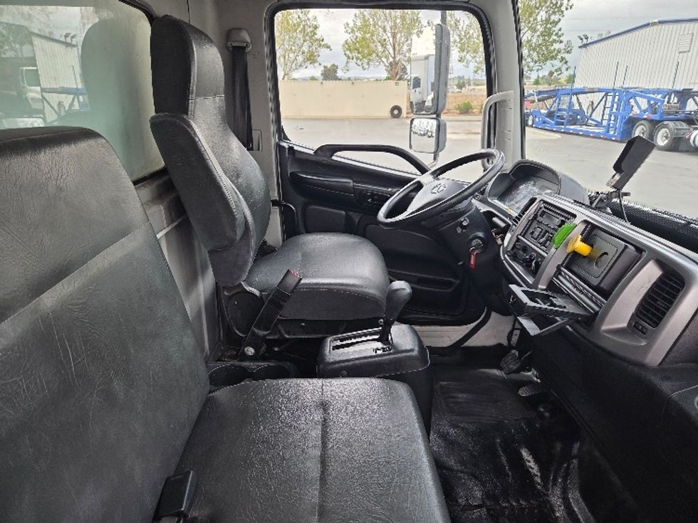 Medium Duty Box Truck-Light and Medium Duty Trucks-Hino-2019-268-West Sacramento-CA-186,321\n\t\tmiles-$ 49,500 - Image 22