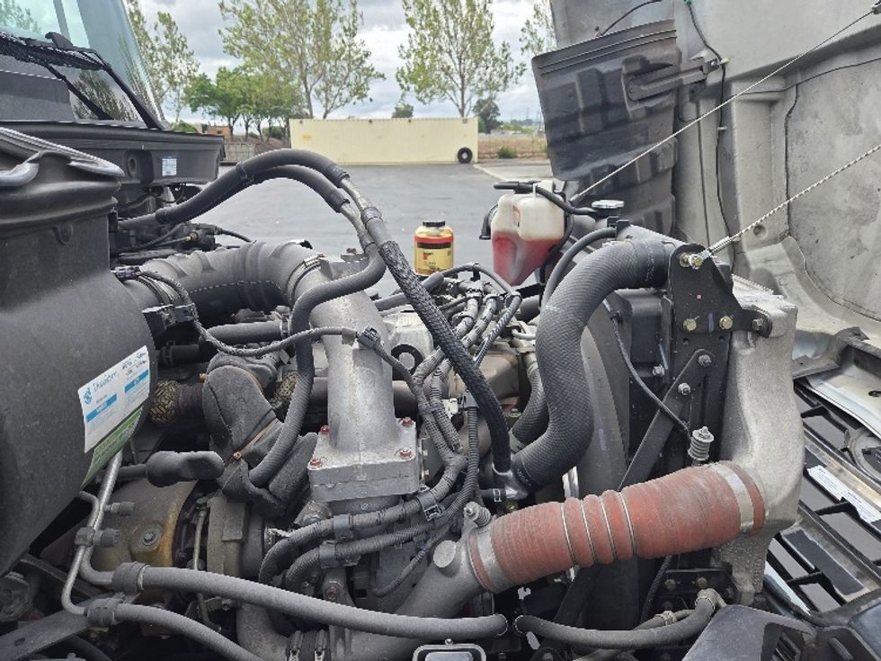 Medium Duty Box Truck-Light and Medium Duty Trucks-Hino-2019-268-West Sacramento-CA-186,321\n\t\tmiles-$ 49,500 - Image 23