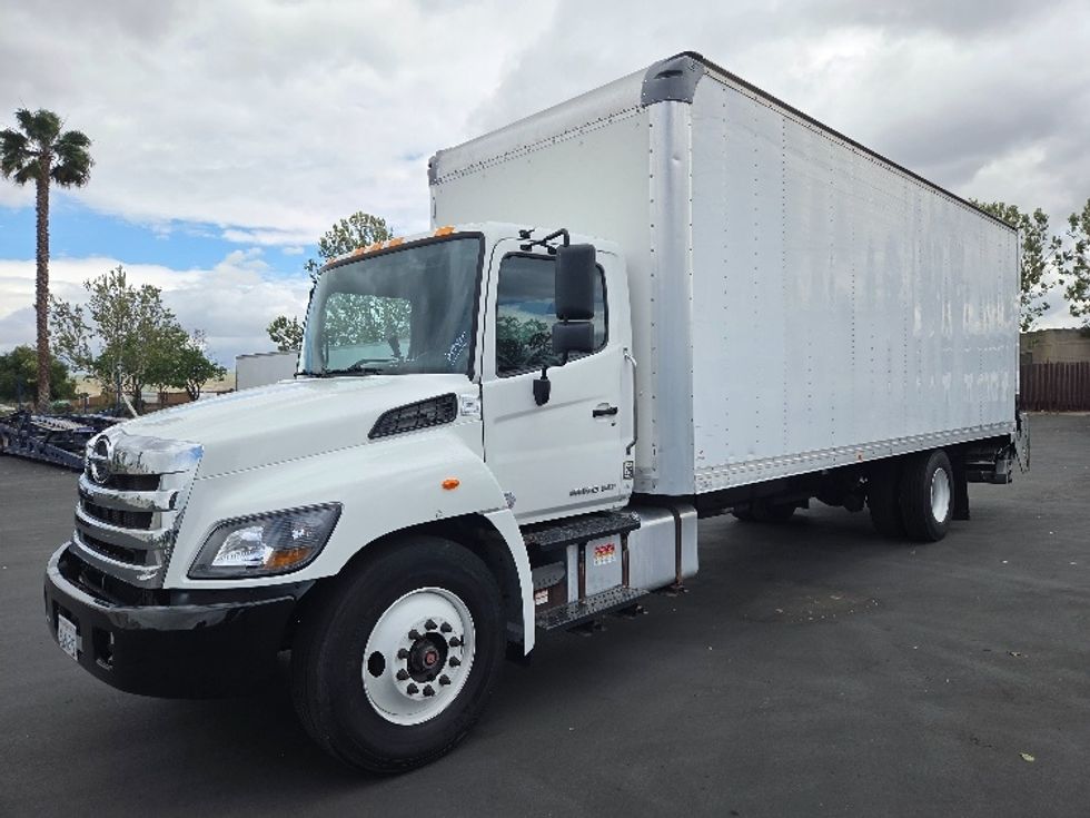 Medium Duty Box Truck-Light and Medium Duty Trucks-Hino-2019-268-West Sacramento-CA-186,321\n\t\tmiles-$ 49,500 - Image 3
