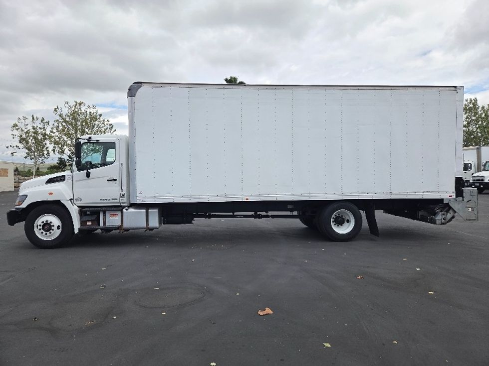 Medium Duty Box Truck-Light and Medium Duty Trucks-Hino-2019-268-West Sacramento-CA-186,321\n\t\tmiles-$ 49,500 - Image 4