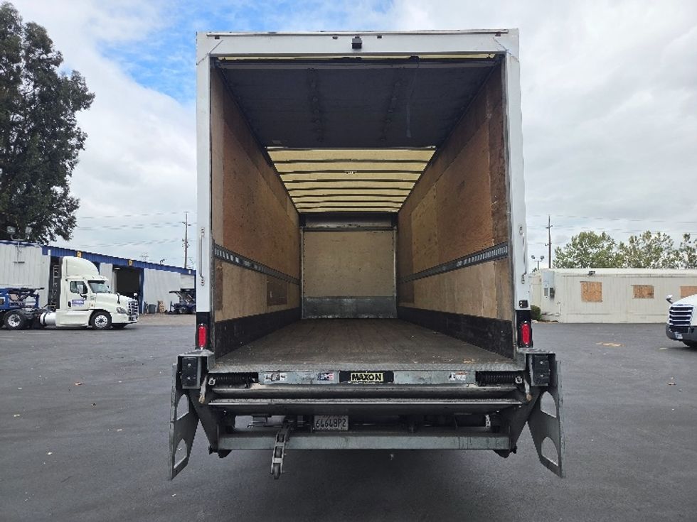 Medium Duty Box Truck-Light and Medium Duty Trucks-Hino-2019-268-West Sacramento-CA-186,321\n\t\tmiles-$ 49,500 - Image 8