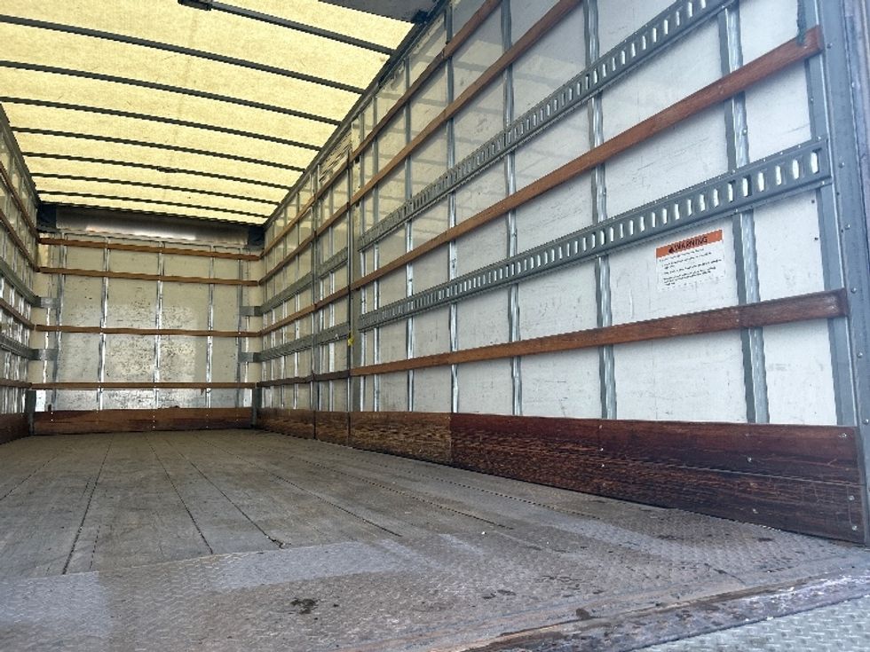 Medium Duty Box Truck-Light and Medium Duty Trucks-Hino-2019-268-West Sacramento-CA-205,842\n\t\tmiles-$ 46,500 - Image 12
