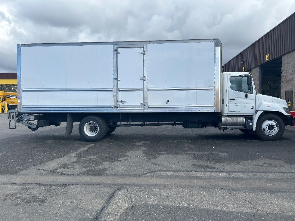 Medium Duty Box Truck-Light and Medium Duty Trucks-Hino-2019-268-West Sacramento-CA-205,842\n\t\tmiles-$ 46,500 - Image 15