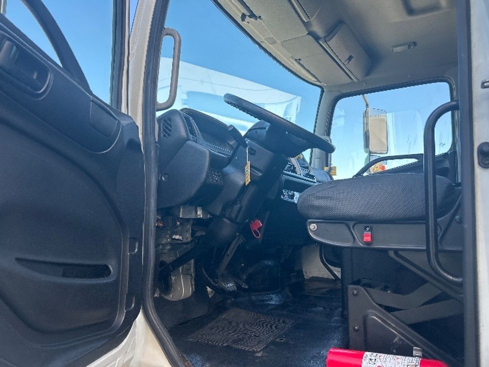 Medium Duty Box Truck-Light and Medium Duty Trucks-Hino-2019-268-West Sacramento-CA-205,842\n\t\tmiles-$ 46,500 - Image 16