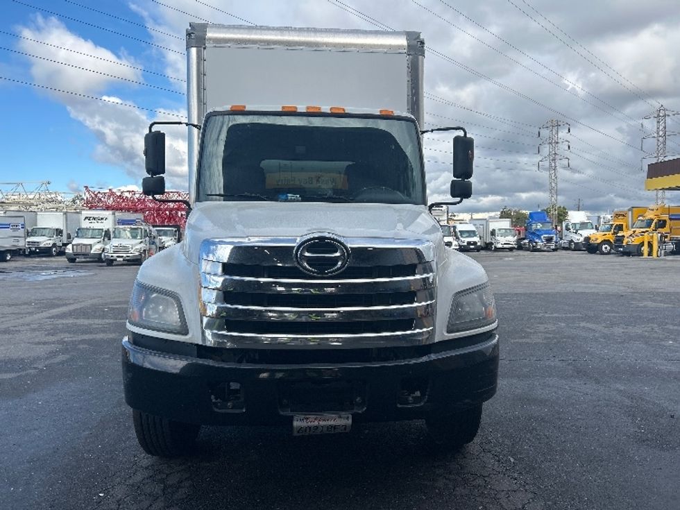 Medium Duty Box Truck-Light and Medium Duty Trucks-Hino-2019-268-West Sacramento-CA-205,842\n\t\tmiles-$ 46,500 - Image 2