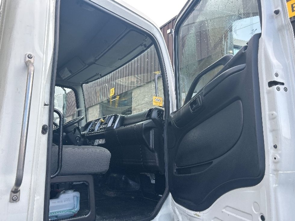 Medium Duty Box Truck-Light and Medium Duty Trucks-Hino-2019-268-West Sacramento-CA-205,842\n\t\tmiles-$ 46,500 - Image 20