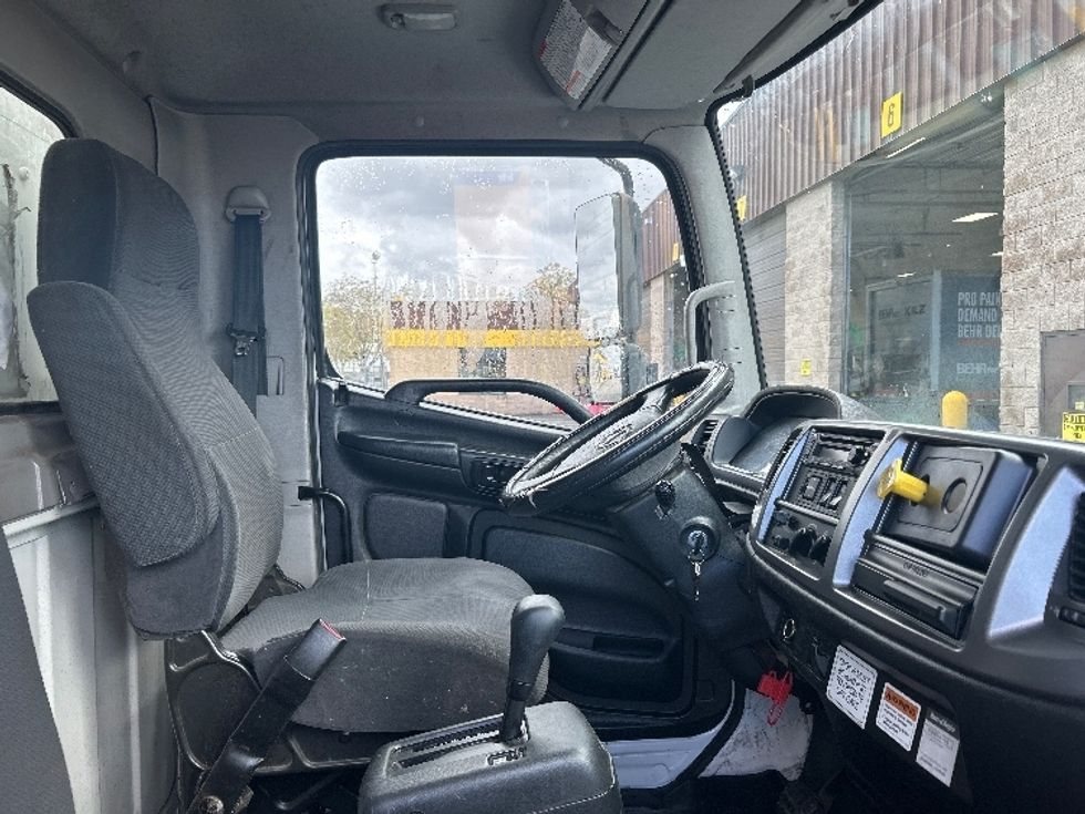 Medium Duty Box Truck-Light and Medium Duty Trucks-Hino-2019-268-West Sacramento-CA-205,842\n\t\tmiles-$ 46,500 - Image 22