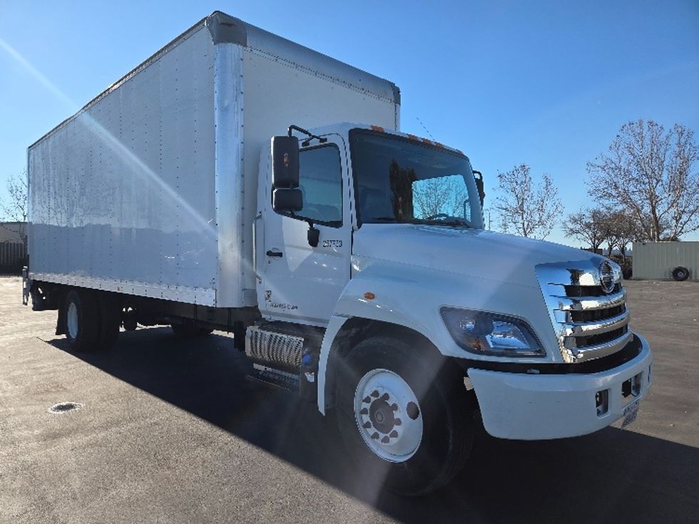 Medium Duty Box Truck-Light and Medium Duty Trucks-Hino-2019-268-West Sacramento-CA-222,194\n\t\tmiles-$ 43,250 - Image 1