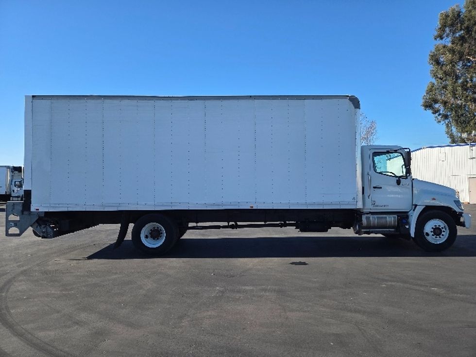 Medium Duty Box Truck-Light and Medium Duty Trucks-Hino-2019-268-West Sacramento-CA-222,194\n\t\tmiles-$ 43,250 - Image 15