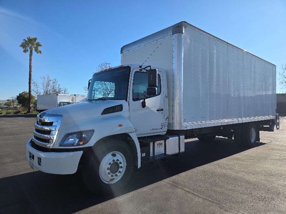 Medium Duty Box Truck-Light and Medium Duty Trucks-Hino-2019-268-West Sacramento-CA-222,194\n\t\tmiles-$ 43,250 - Image 3