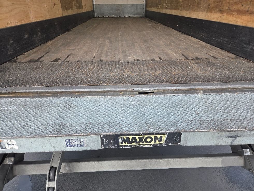 Medium Duty Box Truck-Light and Medium Duty Trucks-Hino-2019-268-West Sacramento-CA-239,286\n\t\tmiles-$ 39,750 - Image 10