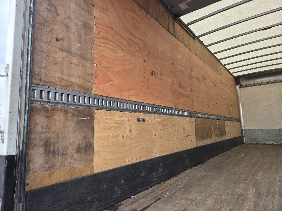 Medium Duty Box Truck-Light and Medium Duty Trucks-Hino-2019-268-West Sacramento-CA-239,286\n\t\tmiles-$ 39,750 - Image 11