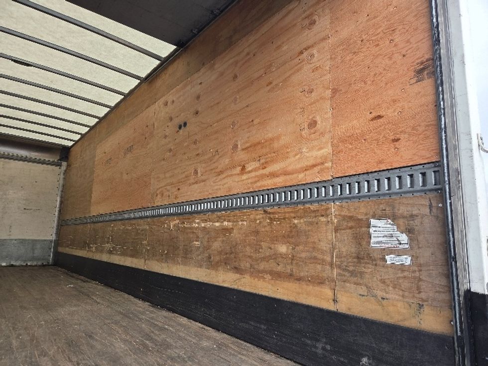 Medium Duty Box Truck-Light and Medium Duty Trucks-Hino-2019-268-West Sacramento-CA-239,286\n\t\tmiles-$ 39,750 - Image 12