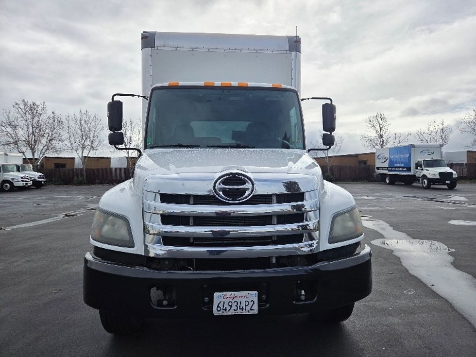 Medium Duty Box Truck-Light and Medium Duty Trucks-Hino-2019-268-West Sacramento-CA-239,286\n\t\tmiles-$ 39,750 - Image 2