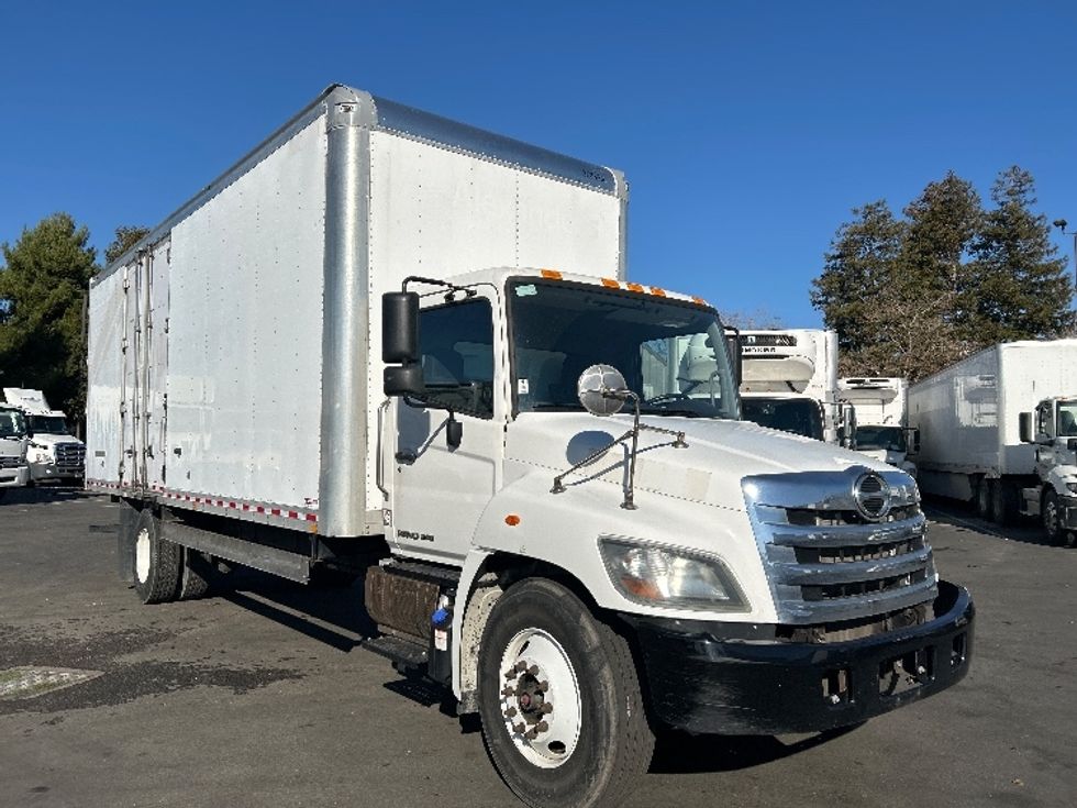 Medium Duty Box Truck-Light and Medium Duty Trucks-Hino-2019-268-West Sacramento-CA-94,206\n\t\tmiles-$ 53,000 - Image 1