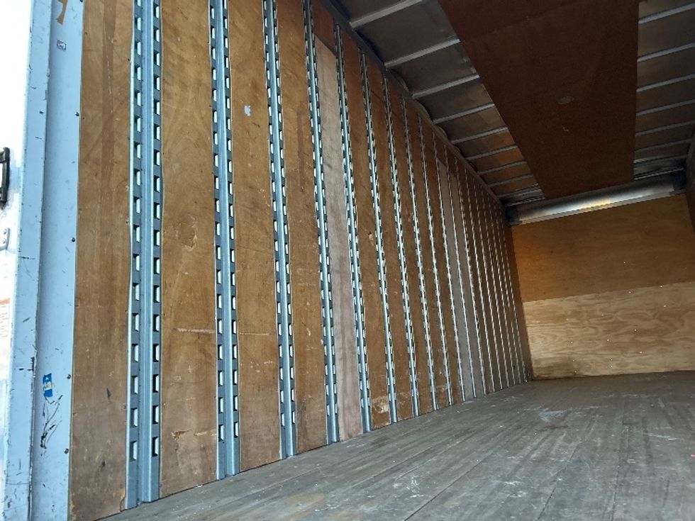 Medium Duty Box Truck-Light and Medium Duty Trucks-Hino-2019-268-West Sacramento-CA-94,206\n\t\tmiles-$ 53,000 - Image 10