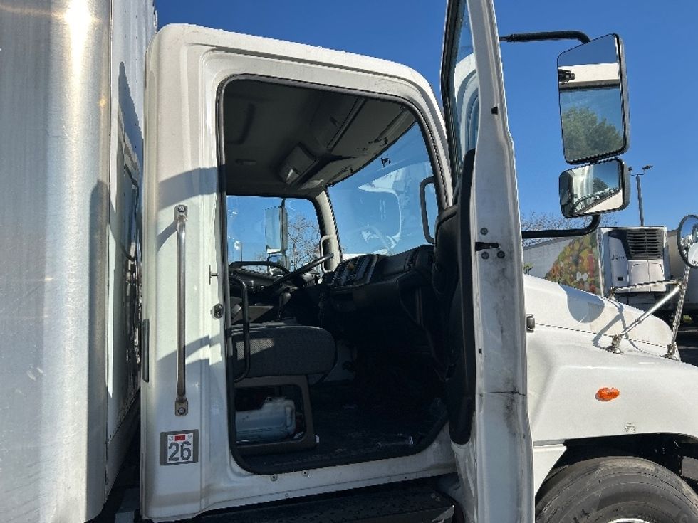 Medium Duty Box Truck-Light and Medium Duty Trucks-Hino-2019-268-West Sacramento-CA-94,206\n\t\tmiles-$ 53,000 - Image 19
