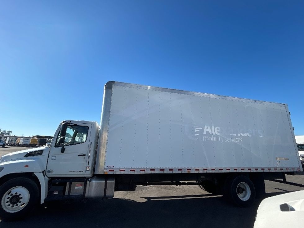 Medium Duty Box Truck-Light and Medium Duty Trucks-Hino-2019-268-West Sacramento-CA-94,206\n\t\tmiles-$ 53,000 - Image 4