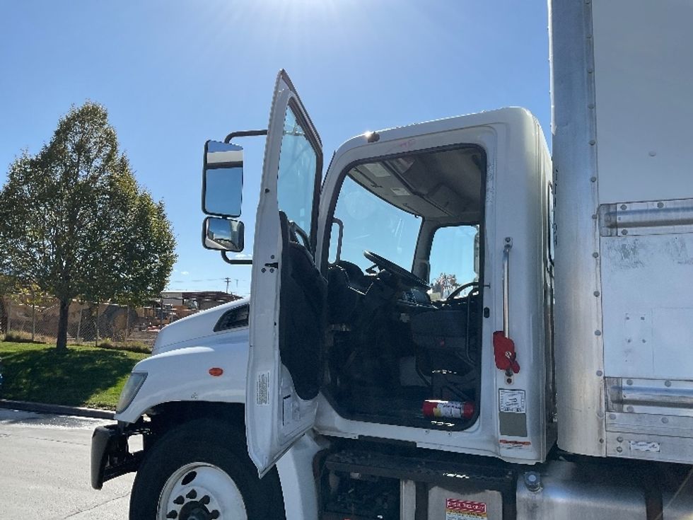 Medium Duty Box Truck-Light and Medium Duty Trucks-Hino-2019-268-West Valley City-UT-130,324\n\t\tmiles-$ 57,750 - Image 16