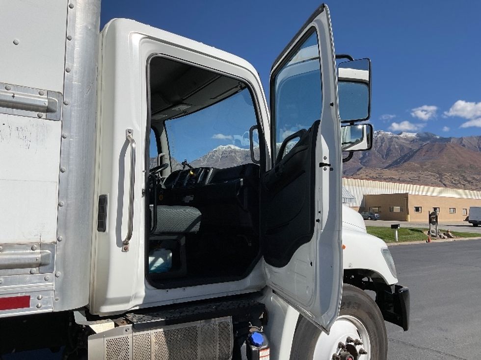 Medium Duty Box Truck-Light and Medium Duty Trucks-Hino-2019-268-West Valley City-UT-130,324\n\t\tmiles-$ 57,750 - Image 20