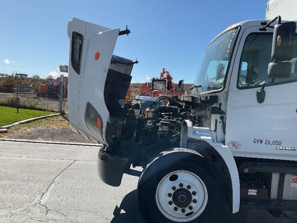 Medium Duty Box Truck-Light and Medium Duty Trucks-Hino-2019-268-West Valley City-UT-130,324\n\t\tmiles-$ 57,750 - Image 24