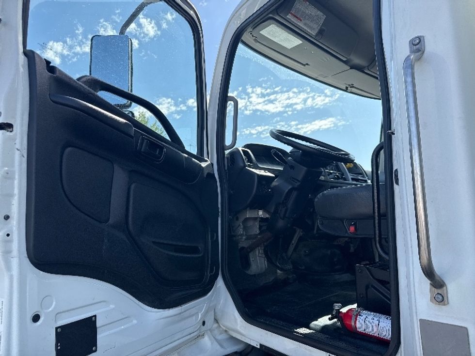 Medium Duty Box Truck-Light and Medium Duty Trucks-Hino-2019-268-West Valley City-UT-157,455\n\t\tmiles-$ 55,000 - Image 16