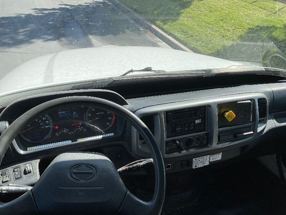 Medium Duty Box Truck-Light and Medium Duty Trucks-Hino-2019-268-West Valley City-UT-161,860\n\t\tmiles-$ 53,500 - Image 18