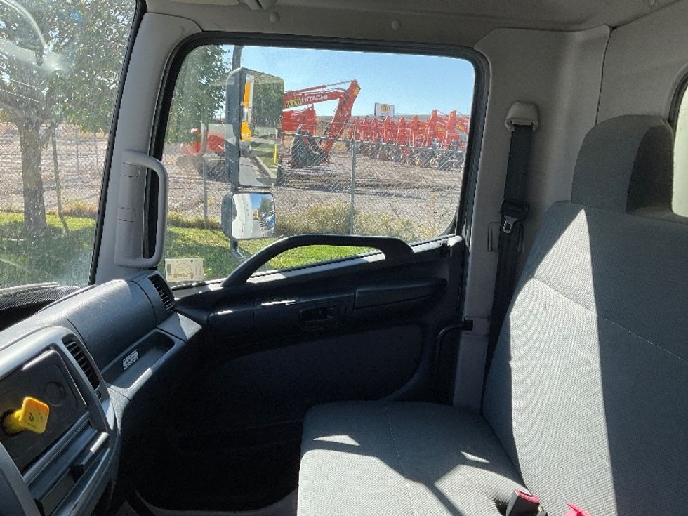 Medium Duty Box Truck-Light and Medium Duty Trucks-Hino-2019-268-West Valley City-UT-161,860\n\t\tmiles-$ 53,500 - Image 19