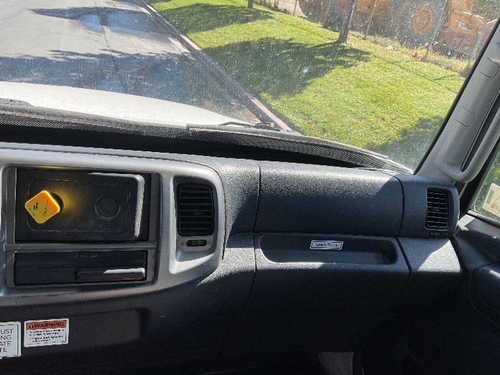 Medium Duty Box Truck-Light and Medium Duty Trucks-Hino-2019-268-West Valley City-UT-161,860\n\t\tmiles-$ 53,500 - Image 21