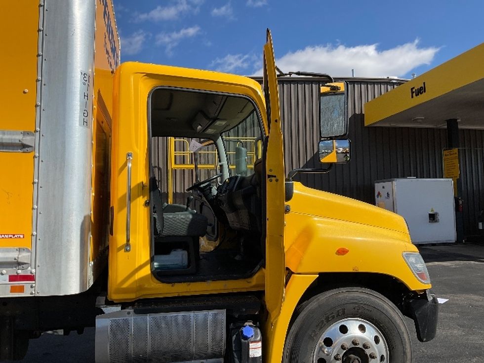 Medium Duty Box Truck-Light and Medium Duty Trucks-Hino-2019-268-Zelienople-PA-191,695\n\t\tmiles-$ 46,500 - Image 20