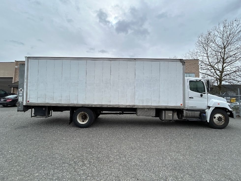 Medium Duty Box Truck-Light and Medium Duty Trucks-Hino-2019-338-Delta-BC-159,270\n\t\tkm-$ 71,500 - Image 15