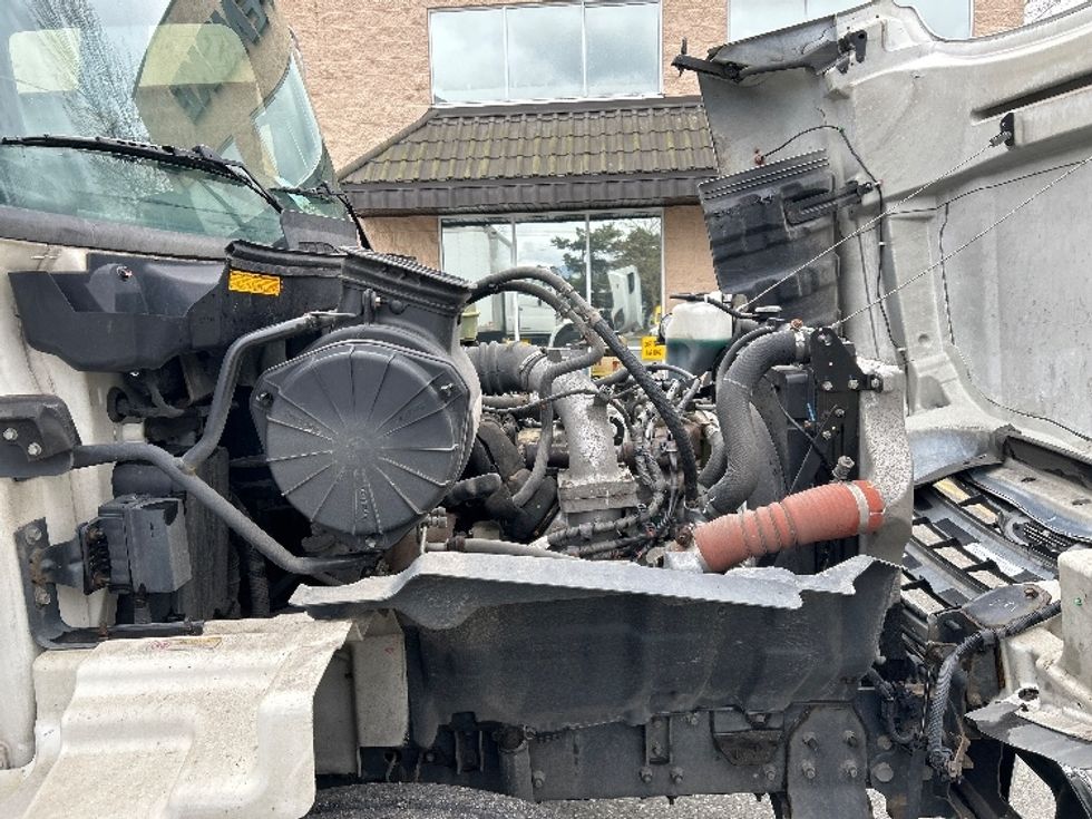 Medium Duty Box Truck-Light and Medium Duty Trucks-Hino-2019-338-Delta-BC-159,270\n\t\tkm-$ 71,500 - Image 23