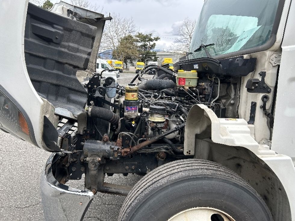 Medium Duty Box Truck-Light and Medium Duty Trucks-Hino-2019-338-Delta-BC-159,270\n\t\tkm-$ 71,500 - Image 24