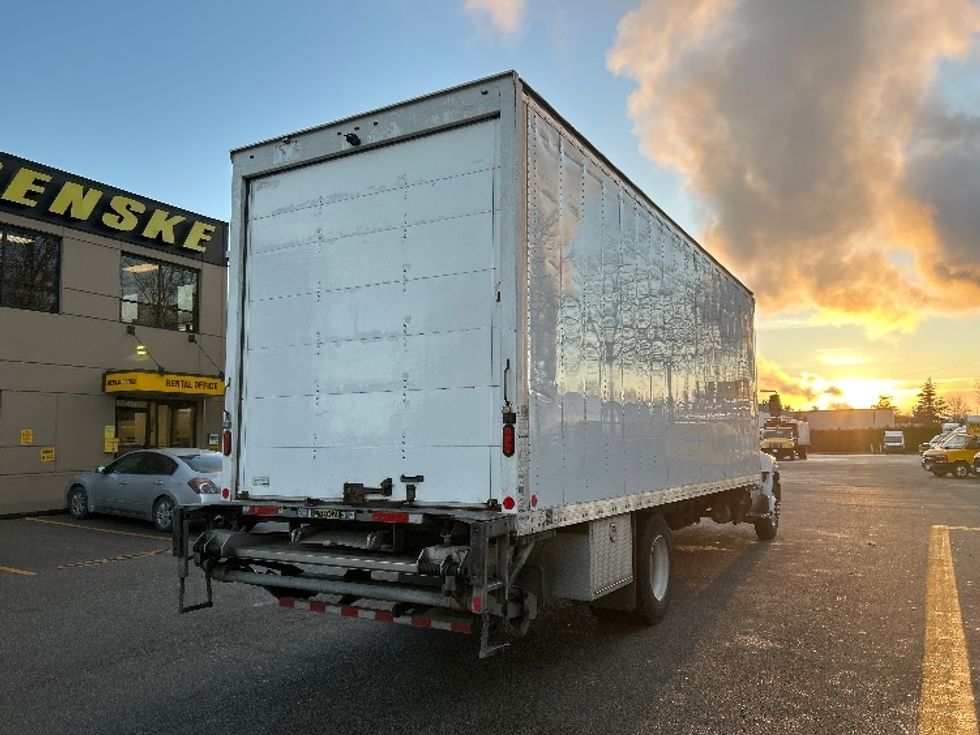 Medium Duty Box Truck-Light and Medium Duty Trucks-Hino-2019-338-Delta-BC-173,241\n\t\tkm-$ 72,000 - Image 13