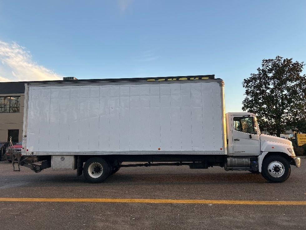 Medium Duty Box Truck-Light and Medium Duty Trucks-Hino-2019-338-Delta-BC-173,241\n\t\tkm-$ 72,000 - Image 15