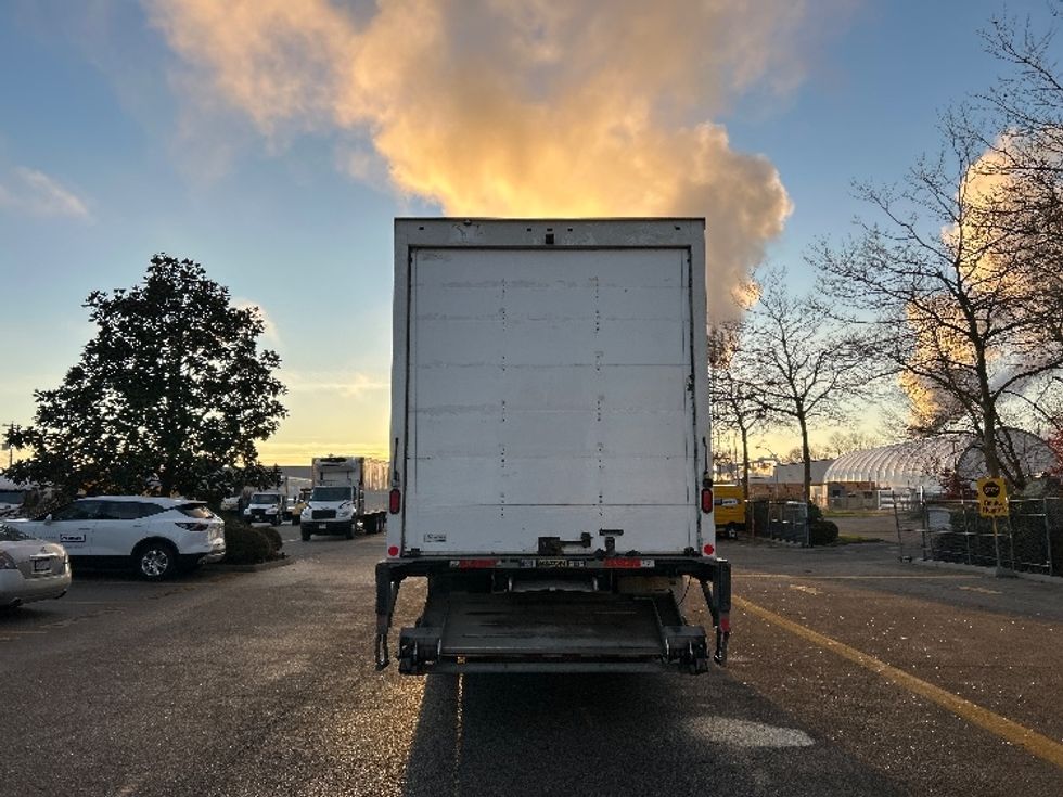 Medium Duty Box Truck-Light and Medium Duty Trucks-Hino-2019-338-Delta-BC-173,241\n\t\tkm-$ 72,000 - Image 7